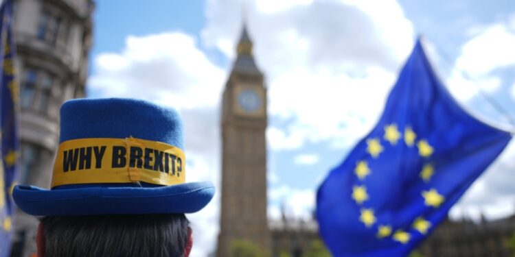 Britania u bë Anglia e Vogël pas Brexit, një vend që ka negociuar me veten dhjetë vjet