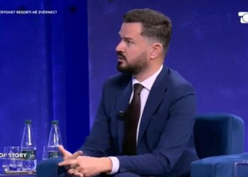 Curri, Top Story: Shumë rrëke e lumenj të vegjël ushqejnë protestën; na vjen leku dhe e refuzojmë