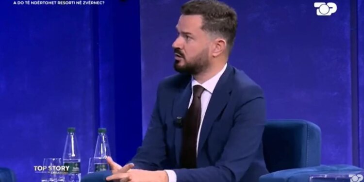 Curri, Top Story: Shumë rrëke e lumenj të vegjël ushqejnë protestën; na vjen leku dhe e refuzojmë