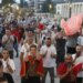Deputetët në seancë plenare, qytetarët në protestë; nismëtari: Në orën 10:00 para Parlamentit bashkohuni me ne
