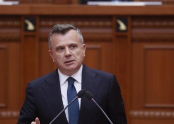 Deputetja shkodrane doli pavarur në Parlament, Balla mbledh grupin e PS: Për Marjana Koçekun do të flasim kur…