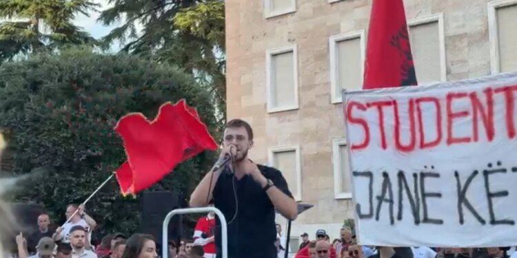 Dita 17: të rinjtë kundërpërgjigjen Ramës — Po të jetë nevoja, do të flemë te shkallët deri në dorëheqje