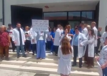 Doktoresha nën hetim pas plotësimit të skedës së vdekjes së një 85-vjeçareje, mjekët në Mamurras reagojnë