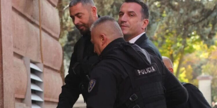 Dosja Veliaj/ Seanca për 11 të pandehurit, shtyhen konkluzionet e mbrojtjes për Fatjon Baçin, shkak bëhet…