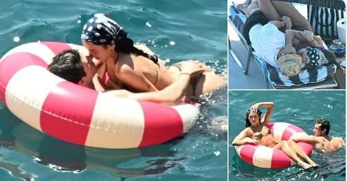 Dua Lipa dhe Callum Turner shfaqen më të dashuruar se kurrë në Siçili gjatë muajit të mjaltit