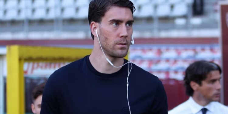 E ardhmja e Vlahovic: presing i Fenerbahçe, Milani pranë, por kujdes nga Newcastle e Chelsea