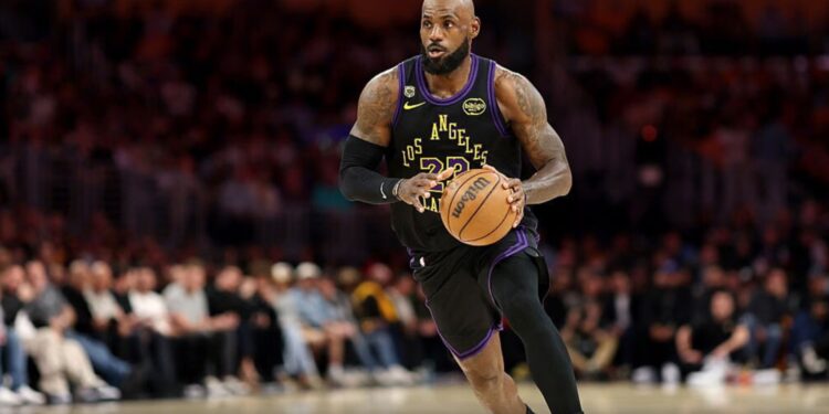 E bujshme në NBA: LeBron James largohet nga LA Lakers, Golden State ëndërrojnë dyshen me Steph Curry