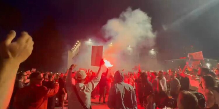 E pesta e protestës mbyllet pas mbi tre orësh; zbardhen 5 kërkesat grupit nismëtar: Dorëheqje Qeverisë, anulim Zvërnecit