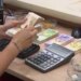 Euro në rënie të lirë, këmbehet 93 lekë; regjistrohen më shumë humbje për eksportuesit dhe buxhetin e shtetit