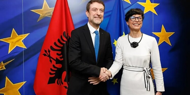 Euronews: Shqipëria i siguron BE-së se projekti turistik i lidhur me Kushner do të respektojë standardet mjedisore