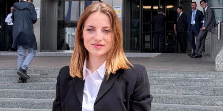 Europa t'i kthejë sytë drejt Shqipërisë më shumë se kurrë — Koçeku në Bruksel: Diskutojmë protestat e 30 ditëve