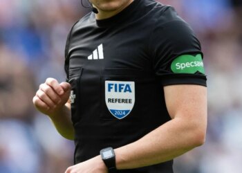 FIFA publikon arbitrat e katër ndeshjeve të para të Botërorit; brazilianët do të vendosin drejtësi në sfidën hapëse