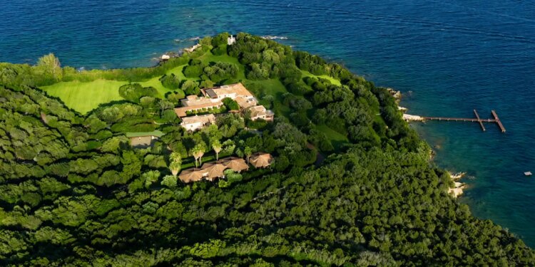 Familja mbretërore e Katarit zgjeron investimet në Itali, vila ikonike e Berlusconit shitet për 350 milionë euro