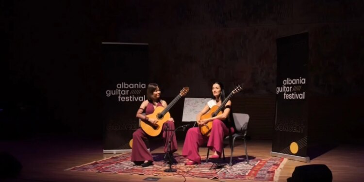 Festivali i Kitarës, që një muaj shërbeu si platformë për promovim, u mbyll me koncertin e artistëve spanjollë