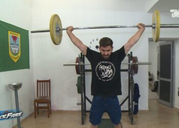 Fiks Fare/ Kampioni i peshëngritjes lihet pas derës në Lushnjë, lënë pa bukë; pas interesimit i lidhin pagë