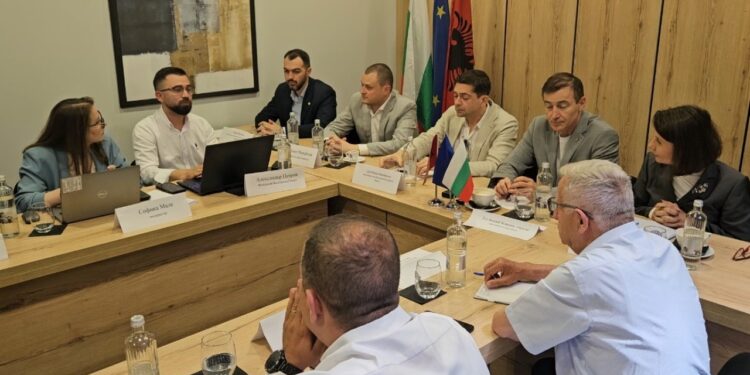Filantropi bullgar nga Korça: Nuk ndërhyj në reformën territoriale; është çështje e brendshme e Shqipërisë