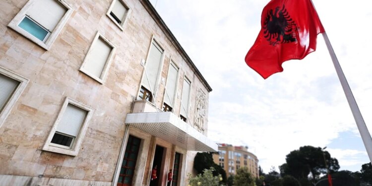 Financimi i jashtëm ushtarak: Qeveria miraton marrëveshjen për paktin 320 milionë USD me SHBA-në