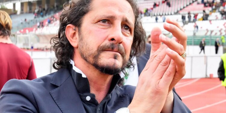 Futbolli italian në zi: ish-sulmuesi i njohur i Lazios dhe Napolit ndahet nga jeta në moshën 58-vjeçare