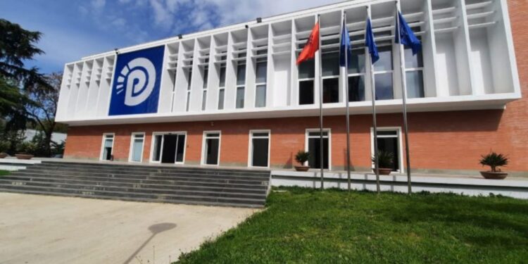 Heqja e flamurit izraelit nga Ambasada, reagon Partia Demokratike: E dënojmë me forcë aktin kriminal, ekstremist dhe antisemit