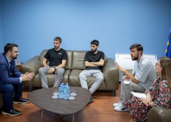 Hetim i Avokatit të Popullit mbi veprimet policore ndaj tubuesve; takon aktivistët e proceduar, protesta e drejtë themelore