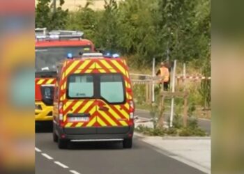 Hetimet: Aksidenti ajror në Francë me 11 viktima, avioni pësoi dëmtime dhe ishte vetëm disa metra nga banesat