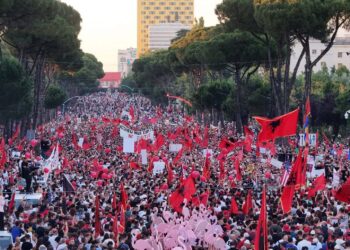 Nuk janë të nxitur nga Irani, as nga algoritmet/ Ditmir Bushati: “Shqipëria e Re është një kapitull i pashmangshëm, vendi meriton më shumë”