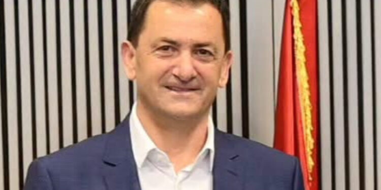 💥Super vjedhje në Himarë/ Vangjel Tavo i jep 250 milion lek tenderin pa garë vëllait të ish-deputetit socialist