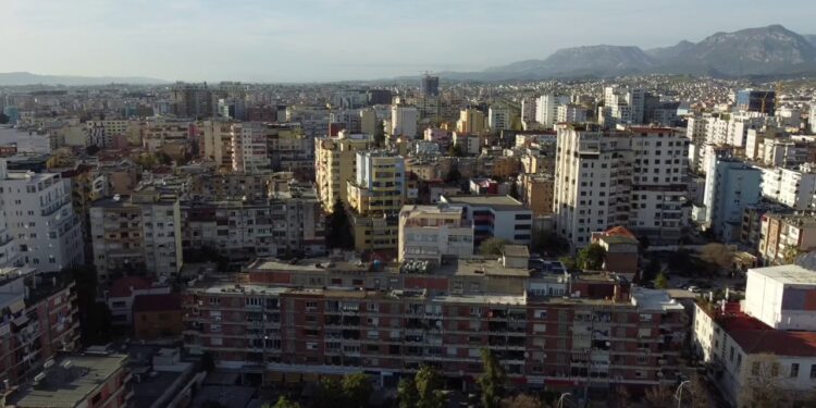 Inflacioni arrin në 3%: qiratë, ushqimet dhe transporti e çojnë në nivel rekord