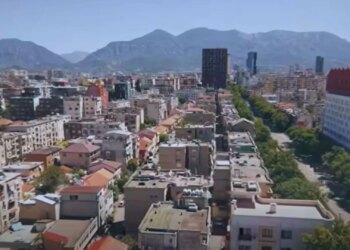 Inside Story/ Ka filluar pallati, katin zgjidhe vet, kulla e trafikantëve në zemër të Tiranës