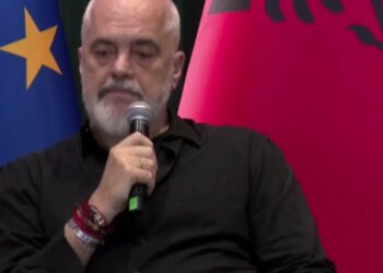Investimi në Zvërnec: Rama para gazetarëve të huaj thotë se njeh shijen e gjakut; kërkojnë anulimin, por…
