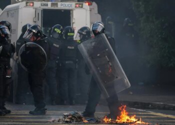 Irlanda, dera e pasme për hyrjen në Angli: The Telegraph zbulon ofertat në TikTok të trafikantëve shqiptarë