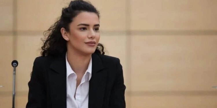 Ish-zëdhënësja e PD shpërndan postimin e Spahos: Dëmi për Ramën, largimi nga protesta neomarksiste; Spaho demokrat pa hile