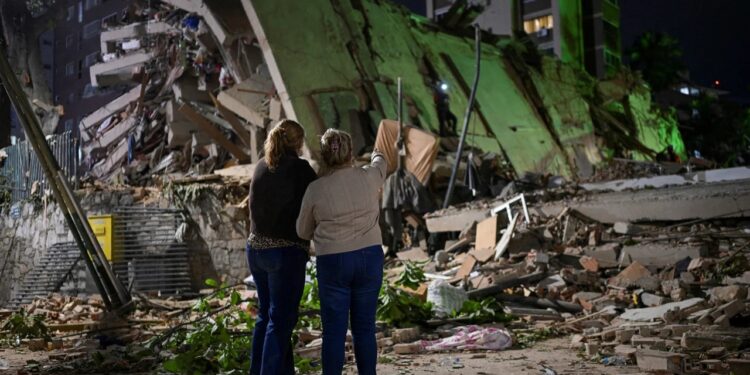 Jemi bllokuar, na ndihmoni! Venezuelasit rrëfejnë tmerrin që solli tërmeti me magnitudë 7.2 dhe bëjnë apel për ndihmë