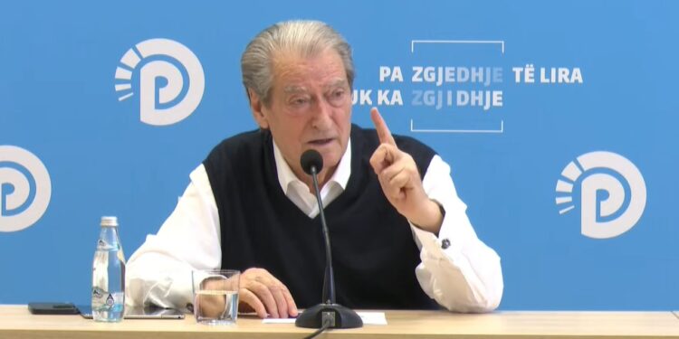 Kërcënimet janë absolutisht të dënueshme — Berisha i del në krahë Marjana Koçekut: Thirrja: të gjithë në protestë