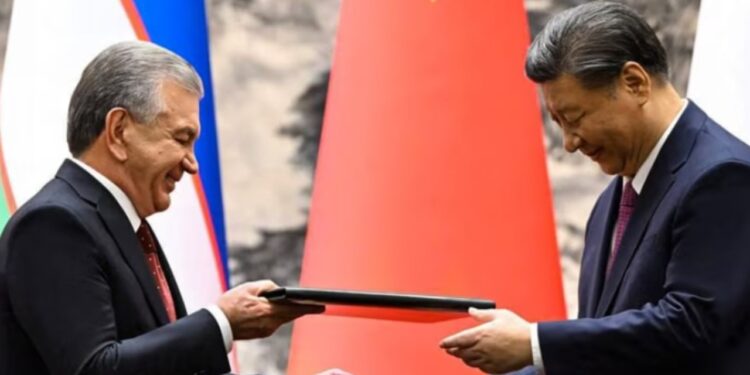 Kina zyrtarisht tejkalon Rusinë si investitori më i madh i huaj në Azinë Qendrore