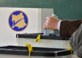 Kosova: zgjedhje të treta në 18 muaj; pjesëmarrje më e ulët se dhjetorit. Kurti e Omani reagojnë