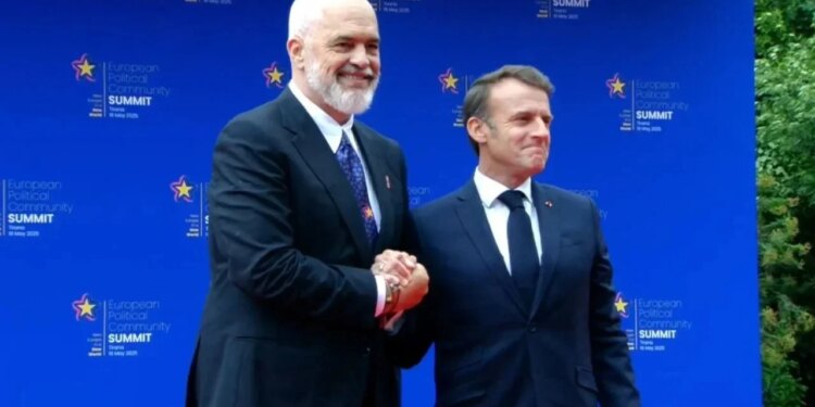 Kryeministri Edi Rama në diskutime me Macron, pritet të takohen nesër në Paris; zbulohet agjenda