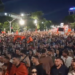 LIVE/ Kujdes, është provokim, tensione në protestën e 15-të para Kryeministrisë, qytetarët marshojnë nëpër kryeqytet