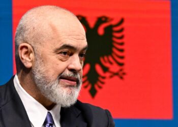 La Discussione: Zvërneci përballet me Ramën, sfida për njeriun që ndryshoi Shqipërinë