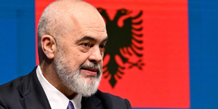 La Discussione: Zvërneci përballet me Ramën, sfida për njeriun që ndryshoi Shqipërinë