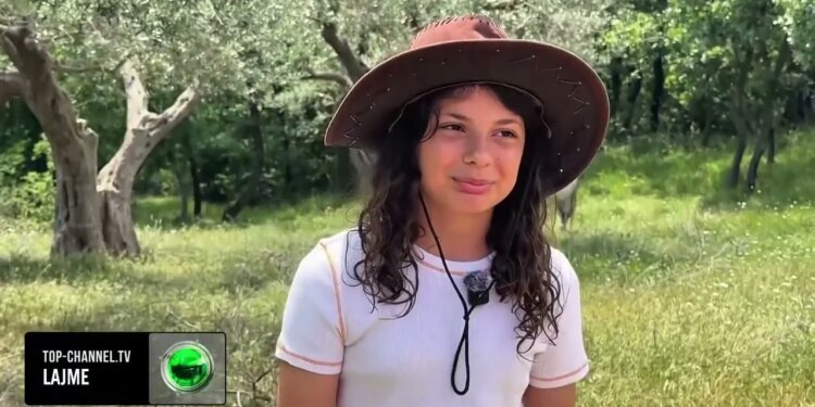 Leorena 13-vjeçare nga Fishta ndan ditët mes shkollës dhe pasionit për kuajt