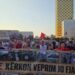 Live/ Dita e 28-të e protestës, qytetarët mblidhen në sheshin Skënderbej para marshimit drejt Kryeministrisë