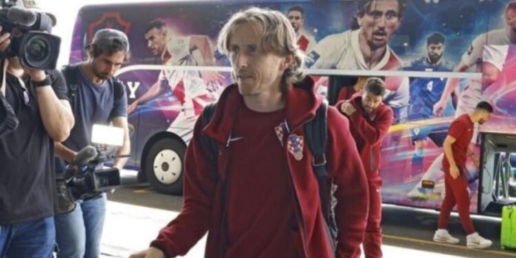 Luka Modric nuk jep asnjë sinjal për të ardhmen: Mendoj vetëm për Botërorin, Kroacia është këtu për fitore
