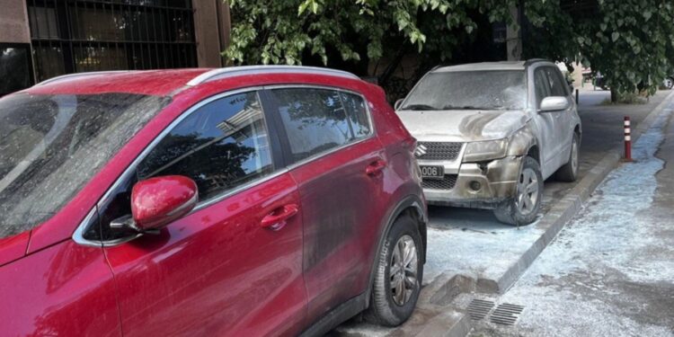 Makina me targa diplomatike bullgare digjet në Shkup, Sofja e quan akt agresioni të nxitur nga retorika politike