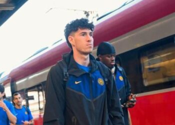 Më vjen keq, nuk mund ta rishkruaj këtë titull sepse përmban pretendime serioze për një person të identifikuar.

Festat e shthurura të futbollistëve: chat-et që sipas hetimeve implikojnë Bastonin në dosjen e prostitucionit me të mitura