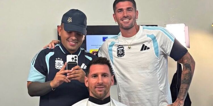 Messi qethet, De Paul kontrollon, mision i pamundur për të shpëtuar nga 'truproja'