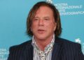 Mickey Rourke shqetëson fansat, duket pa dhëmbë në rrugët e Los Angeles