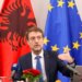 Ministri Ferit Hoxha i përgjigjet gazetarëve të BE-së: Protesta nuk dëmton integrimin, tubimet tregojnë demokraci në Shqipëri