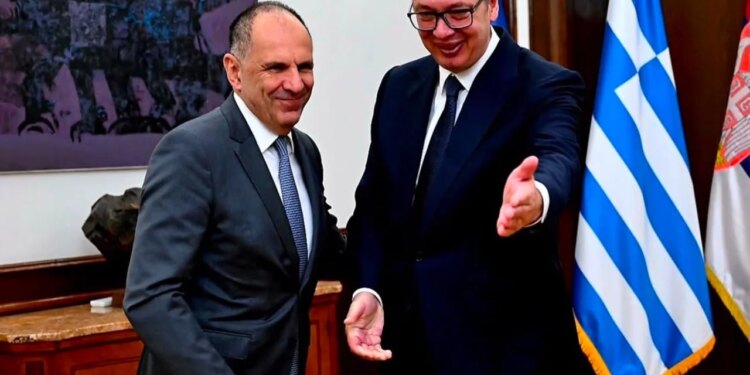 Ministri grek i Mbrojtjes në Beograd: Greqia aleat besnik i Serbisë, qëndrimi i Athinës për Kosovën i pandryshuar