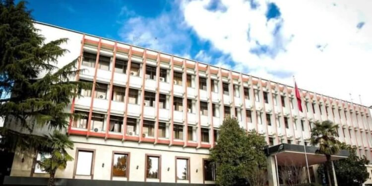 Ministria e Jashtme: Heqja e flamurit të Ambasadës së Izraelit në Tiranë është turpshme dhe papranueshme